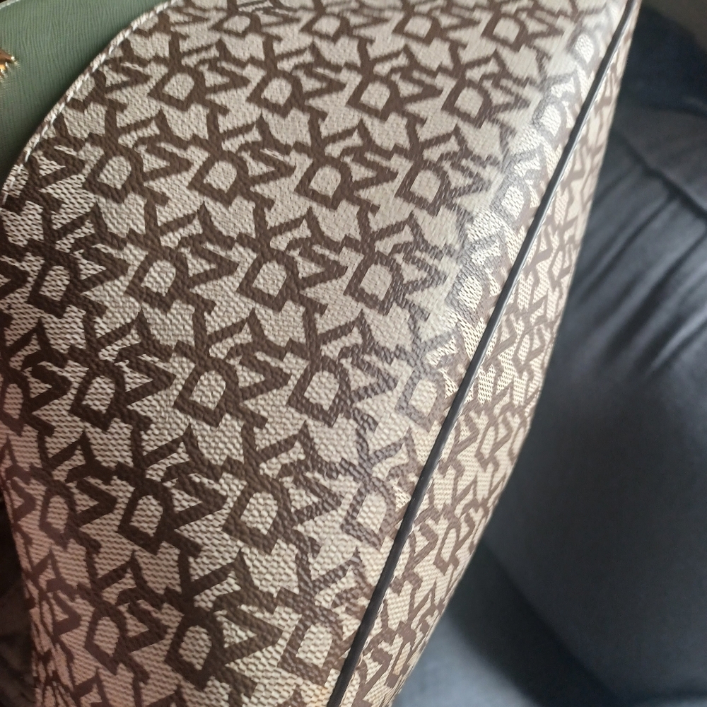 Dkny Bag - Picture 2 of 3
